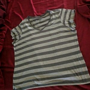 Short-sleeved t-shirt